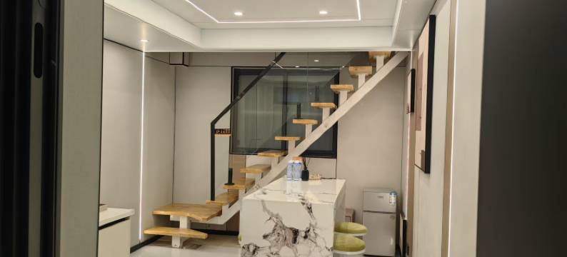 华庐家投影智能民宿(三联学院店)图片