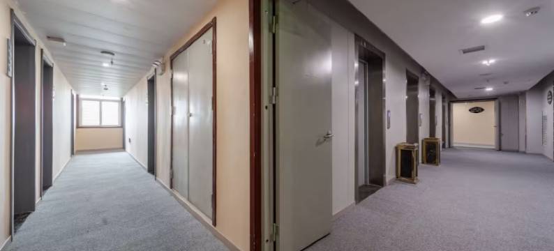 新西岸酒店(西安电子正街安化门地铁站店)图片