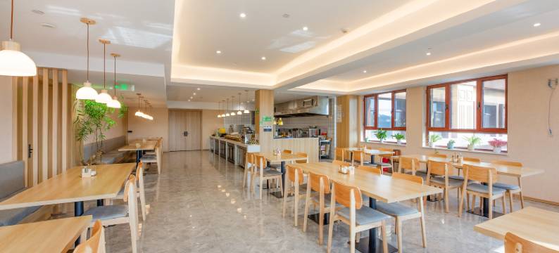 诗卉电影电竞酒店(唐山丰润区大麦广场店)图片