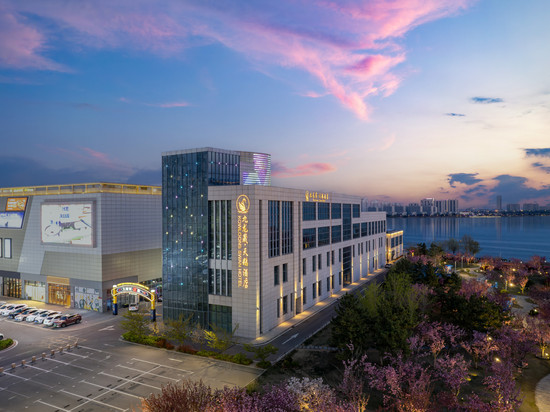 九龙晟·天鹅酒店(荣成海滨公园九龙城购物广场店)