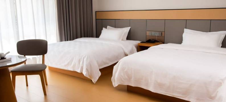 大连外滩假日宾馆(普兰店万达广场店)图片