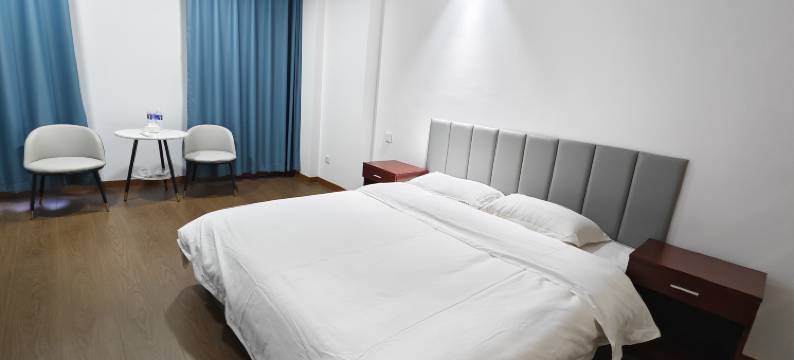 极限星光电竞民宿(万达广场店)图片