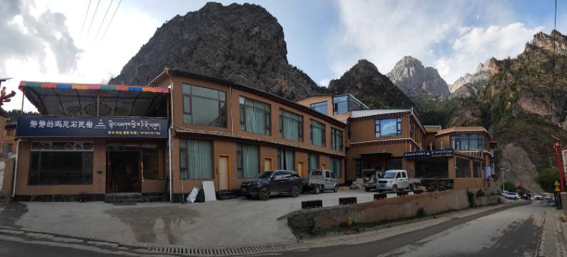 扎尕那静静的玛尼石民宿图片