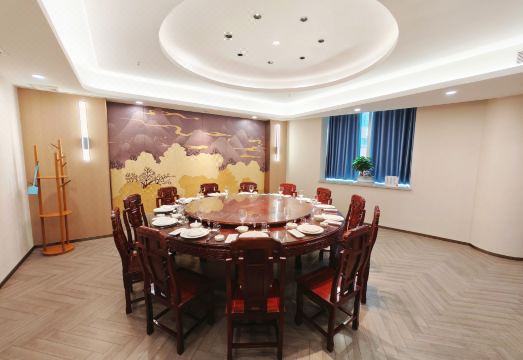 Nanjing Xuanwu Lake Phoenix Universal Hotel New Model Road Subway Station Hotel Overview