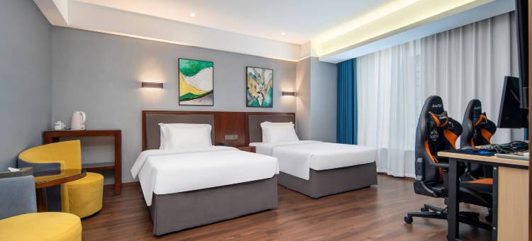 蚂蚁·光年电竞酒店(信阳罗山县政府店)图片