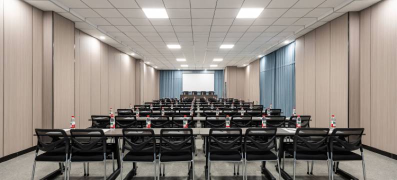 欧暇·地中海酒店(嘉峪关观礼古镇高铁南站店)图片