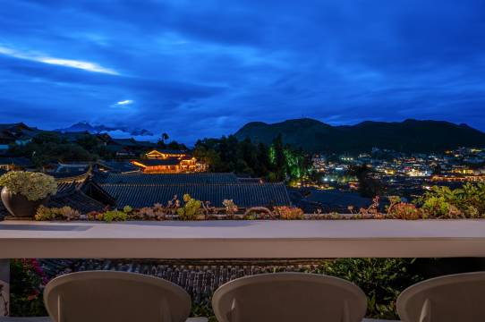 心宿雪山倾城全景度假会馆(丽江古城狮子山店)图片