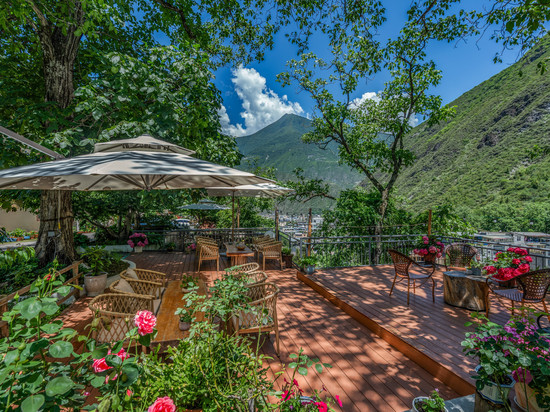 理县花田理座民宿