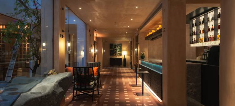 悠然江畔设计师艺术酒店图片