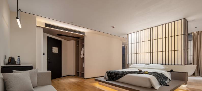 慢里酒店MOMENTUM(武汉江滩江汉路步行街店)图片