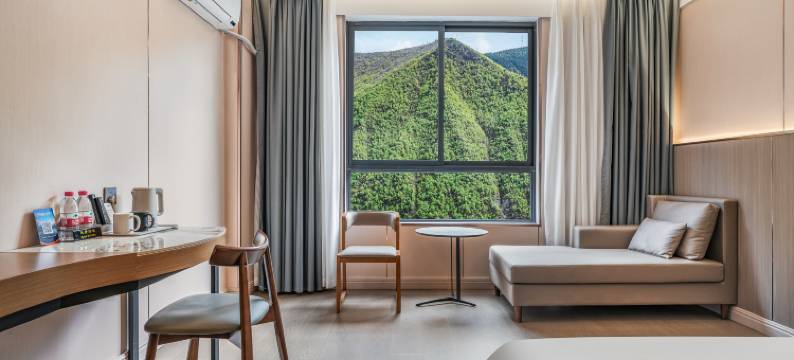 雅江瑞鸿大酒店图片