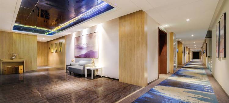 H水晶酒店(西安钟鼓楼五路口地铁站店)图片