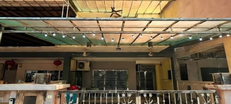 适耕庄宽敞2层半民宿 100米到KFC 7 Eleven KTV BBQ(Sekinchan Spacious 2 and Half Storey Homestay 100m Walk to KFC 7 Eleven 24hr Clinic KTV BBQ)图片