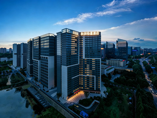 和润怡嘉酒店(贵阳观山湖公园林城西路地铁站店)