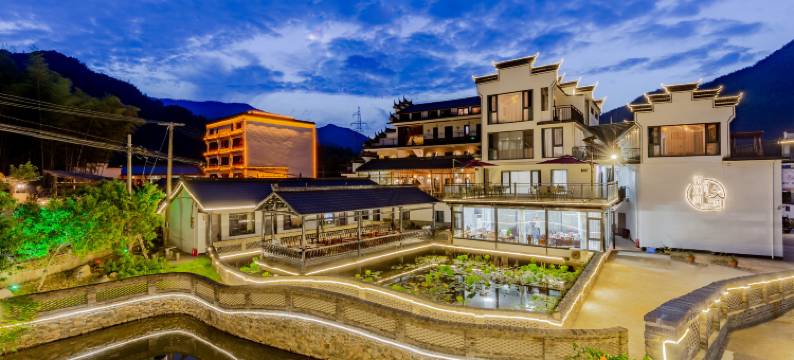 微澜间民宿(月亮湾风景区店)图片