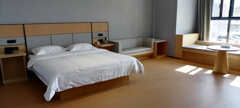 扎鲁特旗蒙悦艺术酒店图片