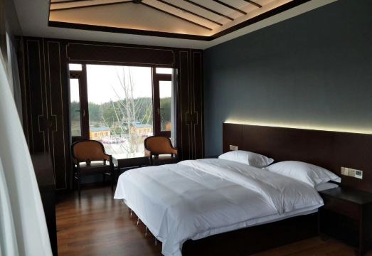 Chongyang Xizhuang Resort Hotel Overview