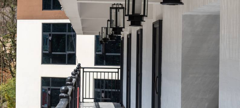 Z+巴山恋悬崖民宿图片