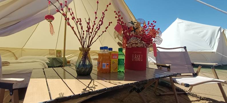 沙漠星光露营地图片