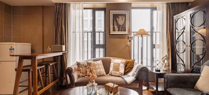 漫漫设计师民宿(观音桥步行街协信中心店)图片