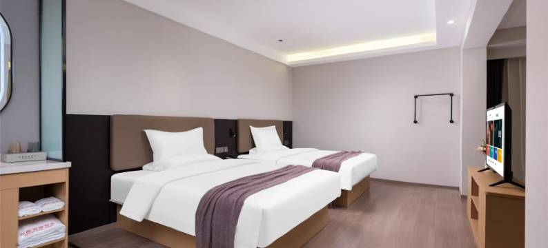 余悦丽致酒店(新乡河师大万达广场店)图片