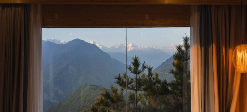 山云涧·360°全视野·山川之巅自然悬崖美宿(理县店)图片