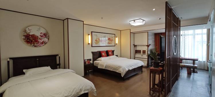 狼戈的家度假酒店(丝路之光旅游小镇火车站店)图片