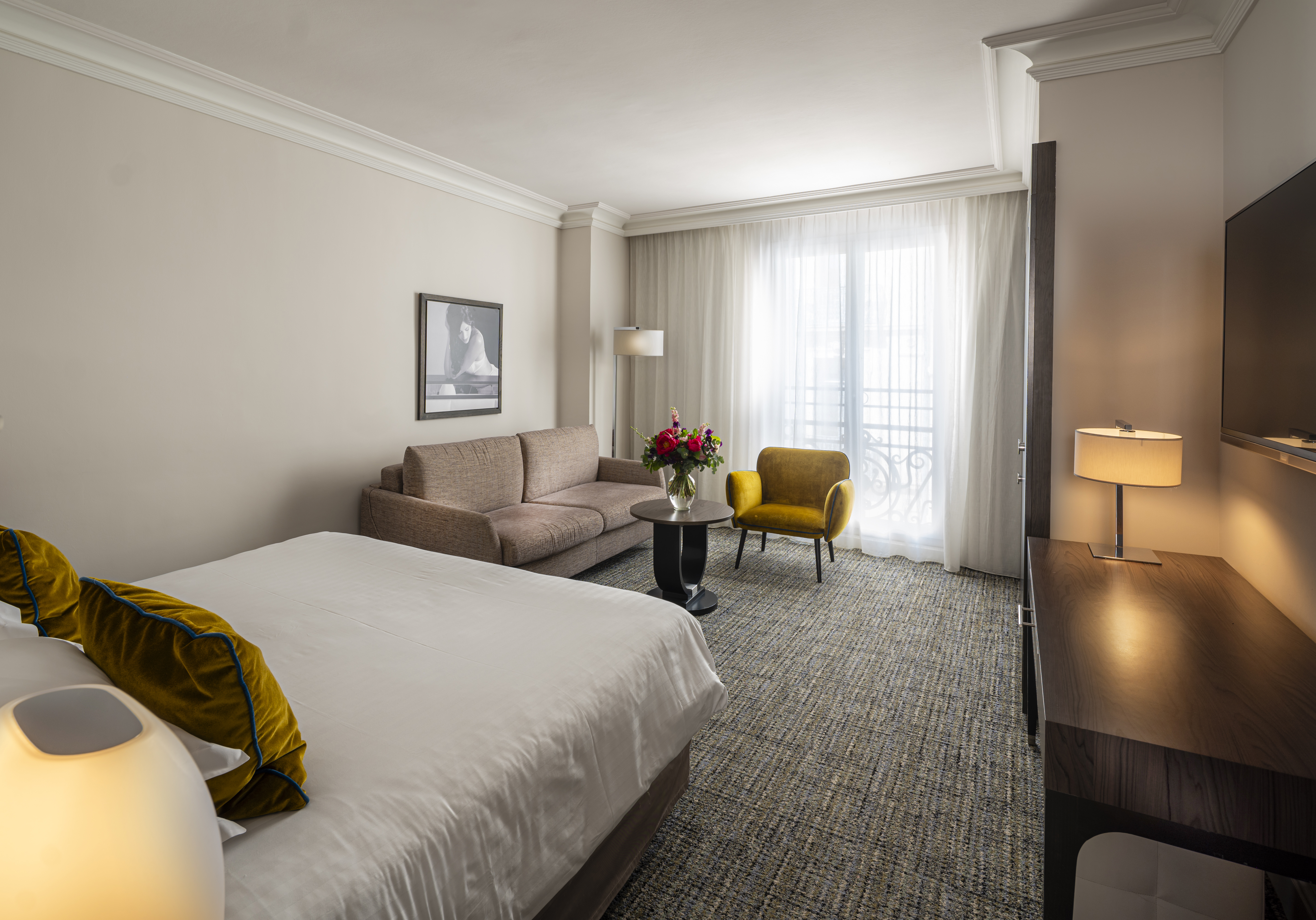 Hotel le Canberra Over view