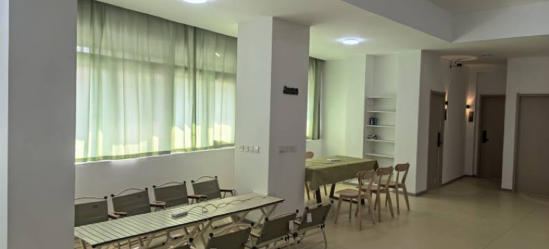 猴子灯青年旅舍(青岛台东步行街店)图片