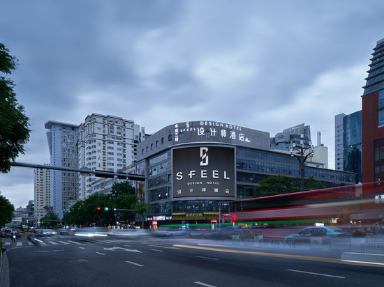 SFEEL设计师酒店(昆明老街南屏步行街店)