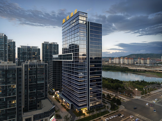 熹悦高空智能观景酒店(昆明高铁南站店)