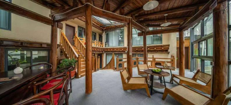 嘉央仓古·Shangri-La丨智能供氧暖轻奢度假美宿(独克宗古城店)图片