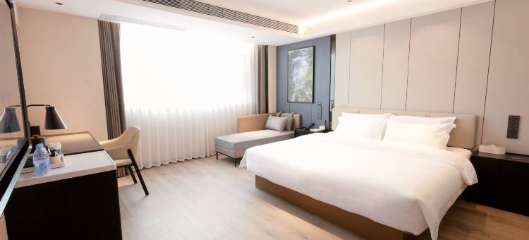 始兴石湖广场雲朵酒店图片