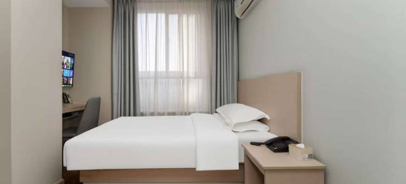 捧云快捷宾馆(枣庄高铁站店)图片