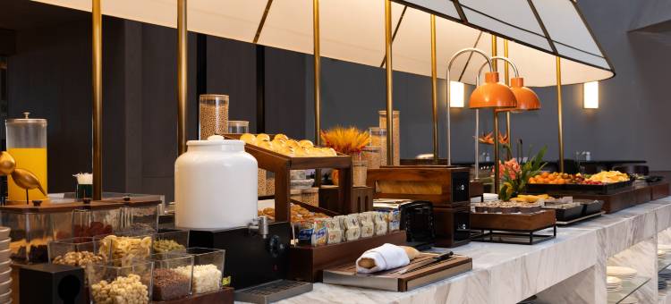 西安高新科技路地铁站亚朵酒店图片