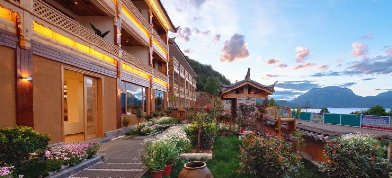 泸沽湖沽涛源筑全湖景亲水度假民宿图片