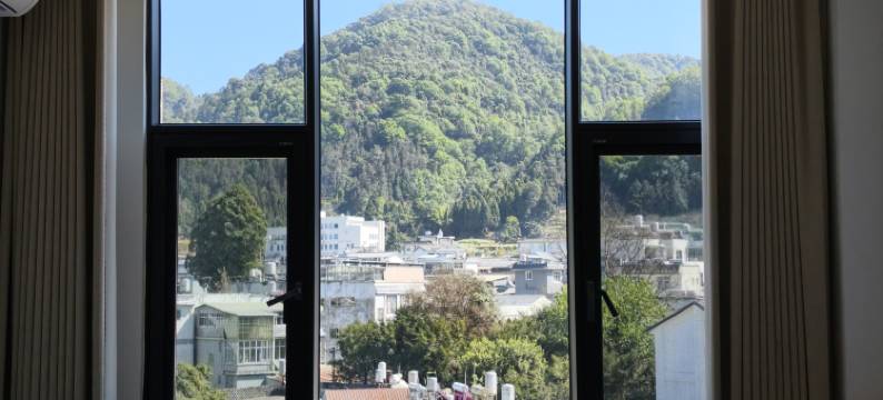 龙陵云曼酒店图片