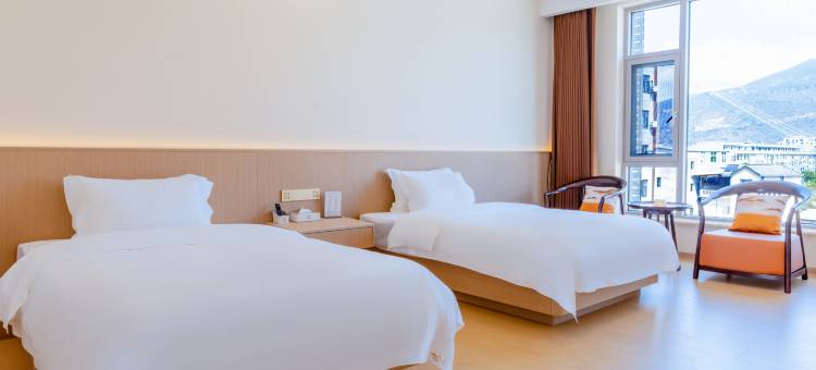 陶然智能酒店(石屏古城店)图片