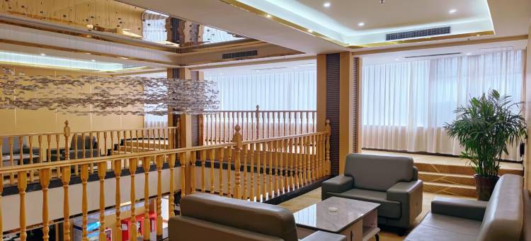 新泰山东能源国际酒店(新汶店)图片
