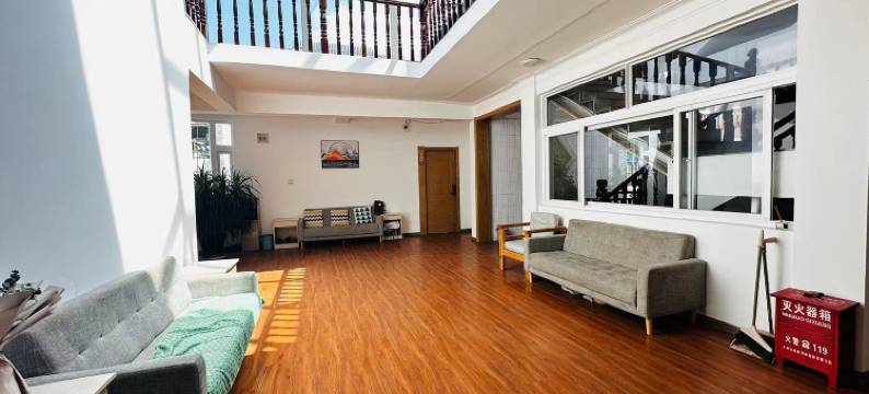 大理鹤锦苑轻奢智能花园美宿(古城南门店)图片