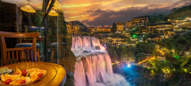 十二城·瀑上仙·280度观瀑星空云宿(芙蓉镇大瀑布店)图片