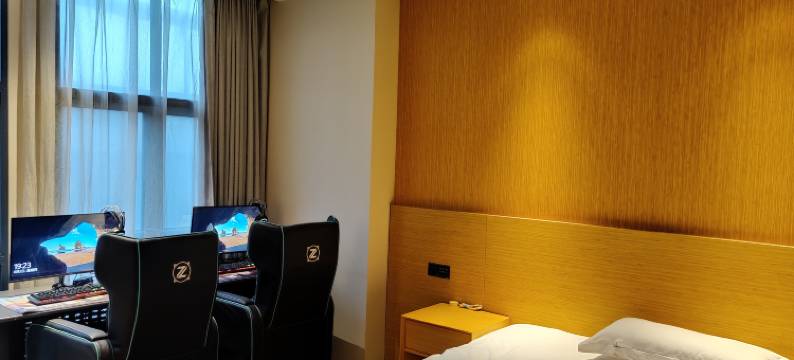 jing·云缨电竞民宿(高铁东站店)图片