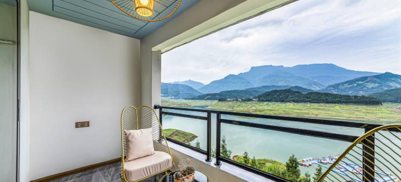 桌山·山揽湖光·隐奢酒店(雅女湖店)图片