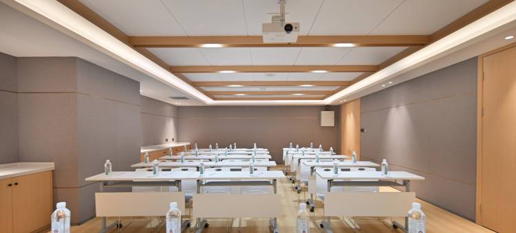 白玉兰酒店(辛集国际皮革城万达广场店)图片