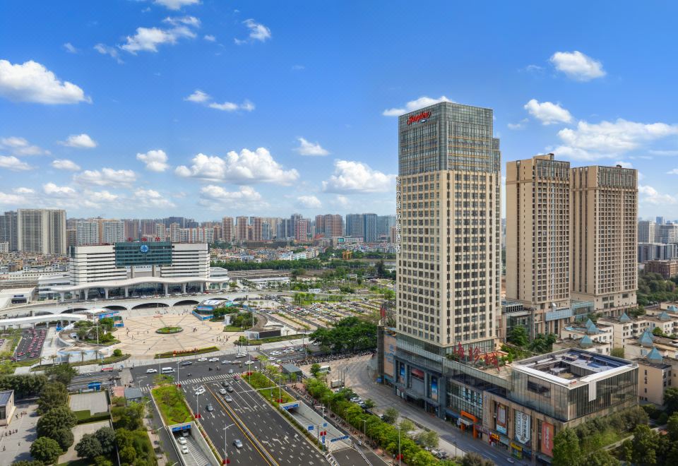 北海高铁站希尔顿欢朋酒店外景图