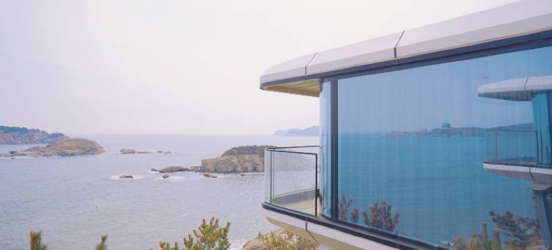 半月湾六号悬崖太空舱民宿图片