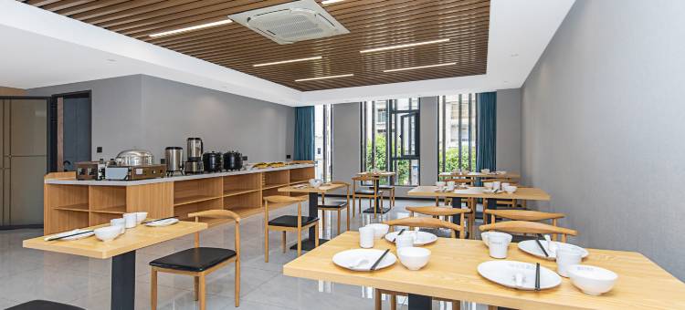 星辰酒店(灵山人民医院店)图片