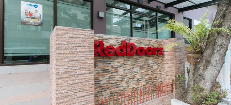 红多兹优选 @ 马卡蒂伊万吉丽斯塔街酒店(RedDoorz Plus @ Evangelista Street Makati)图片