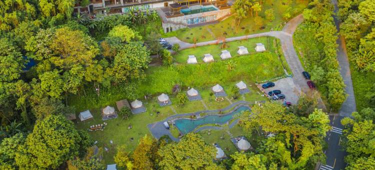 山水居森林瀑布营地(百花岭店)图片