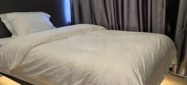 半十先生酒店图片